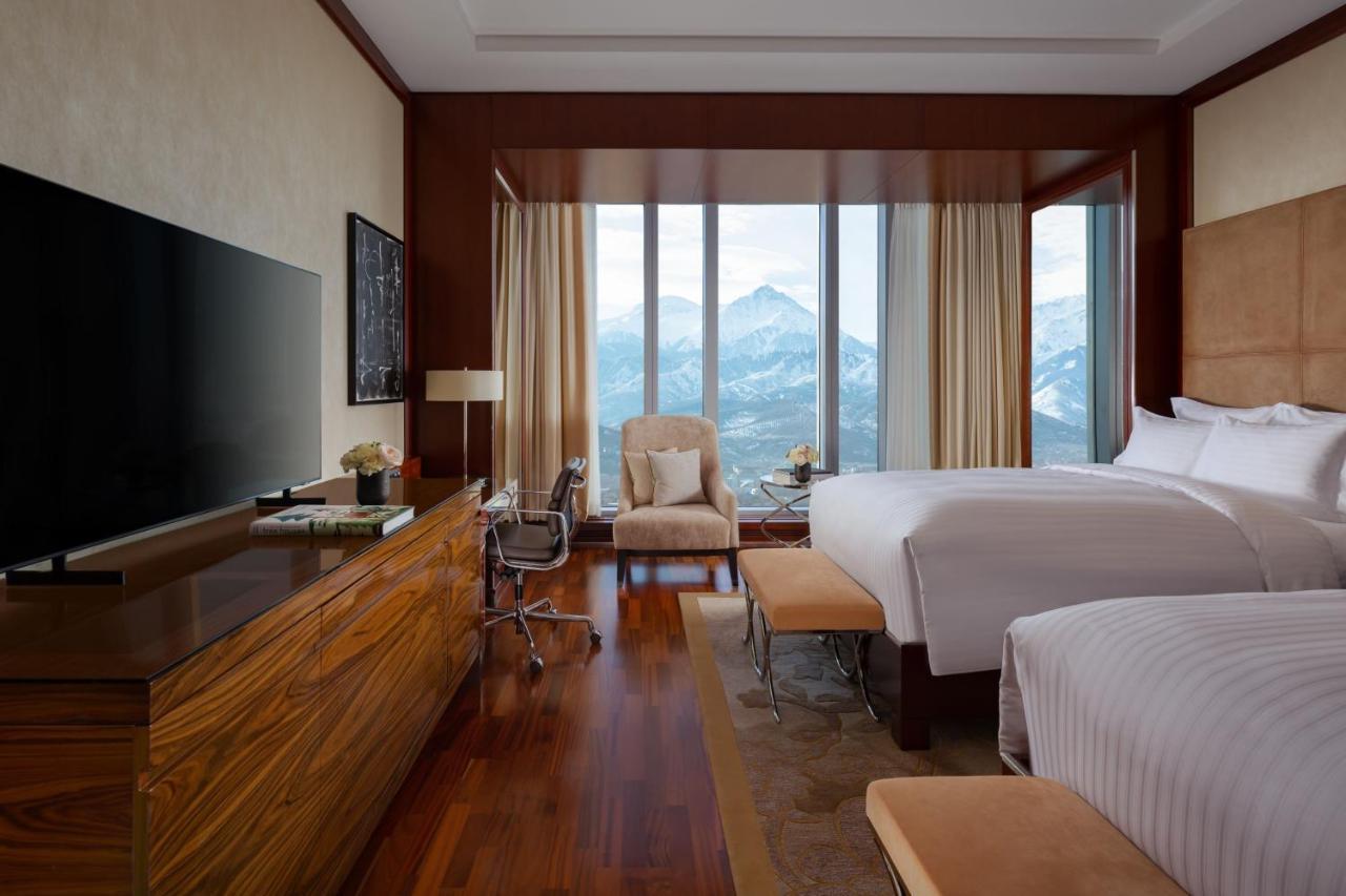 Hotel The Ritz-Carlton, Almaty Exteriér fotografie