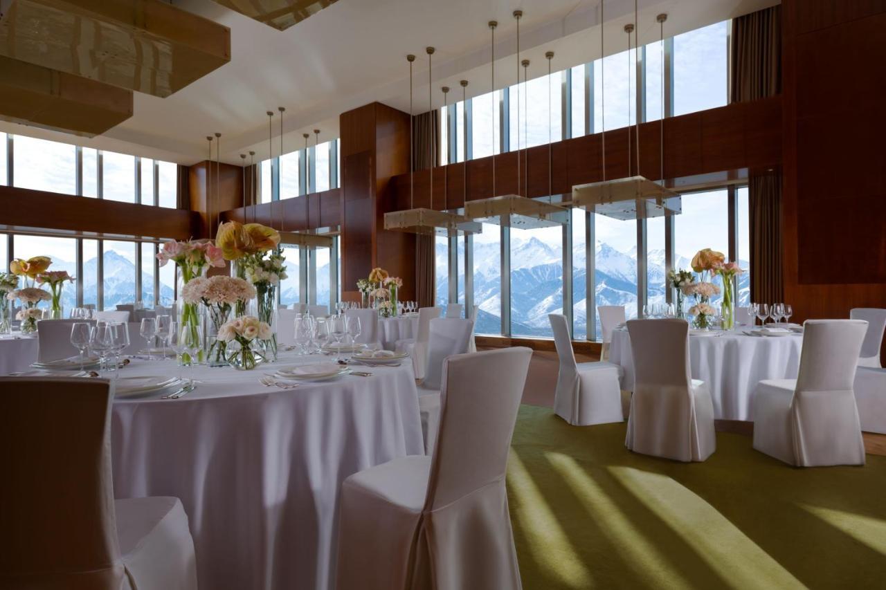 Hotel The Ritz-Carlton, Almaty Exteriér fotografie