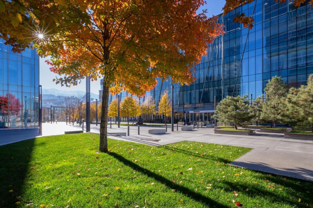 Hotel The Ritz-Carlton, Almaty Exteriér fotografie