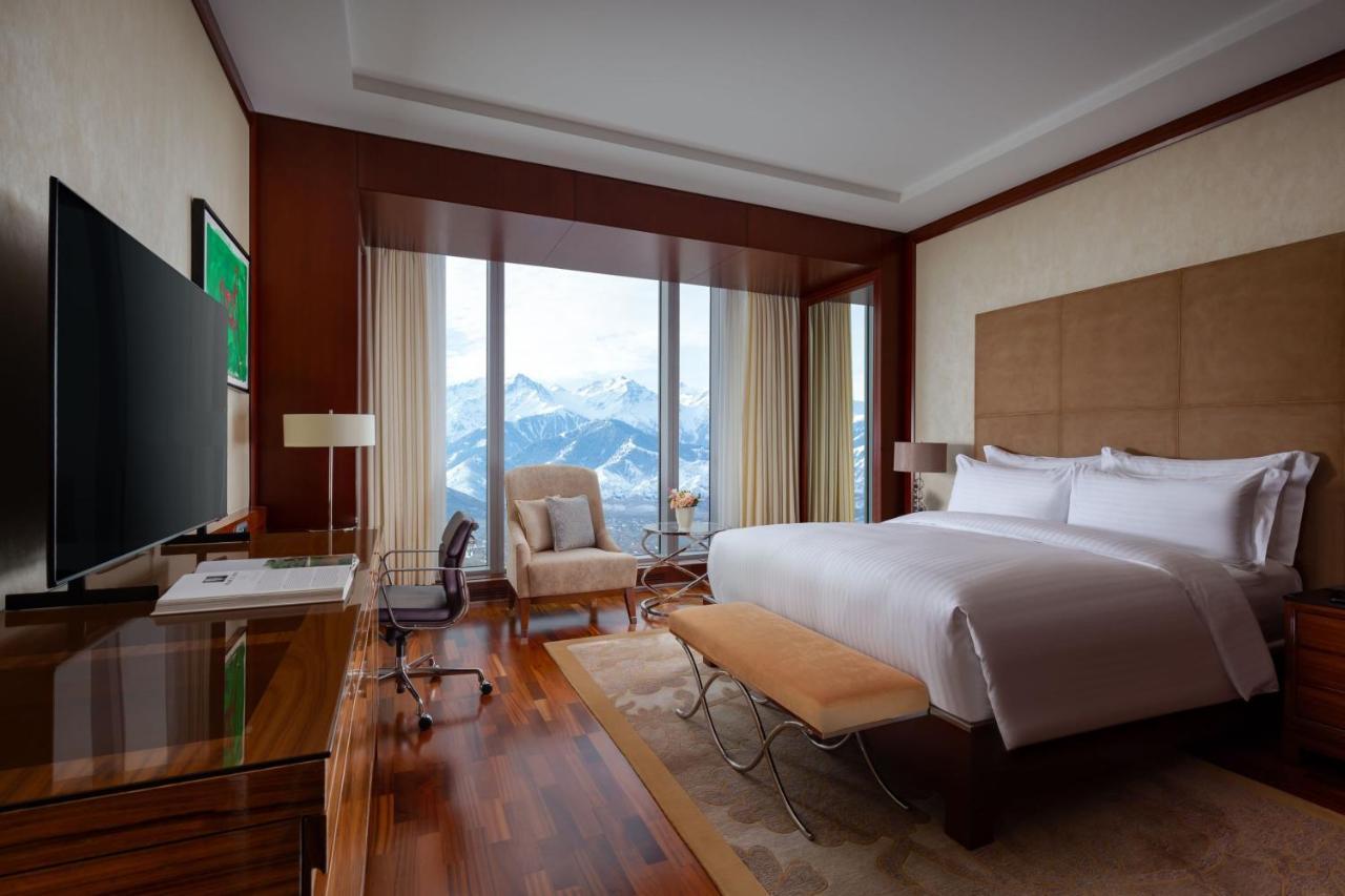 Hotel The Ritz-Carlton, Almaty Exteriér fotografie