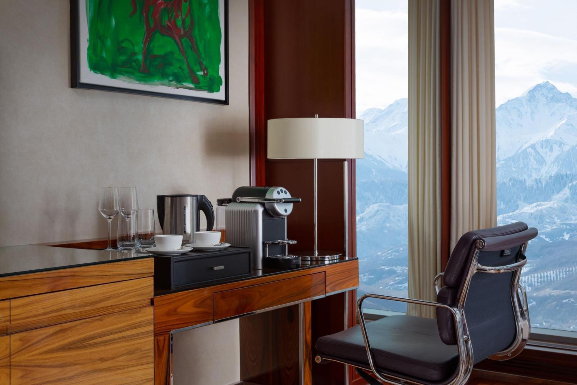 Hotel The Ritz-Carlton, Almaty Exteriér fotografie