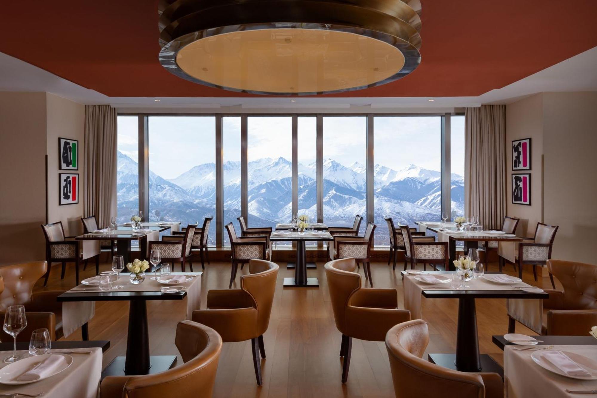 Hotel The Ritz-Carlton, Almaty Exteriér fotografie