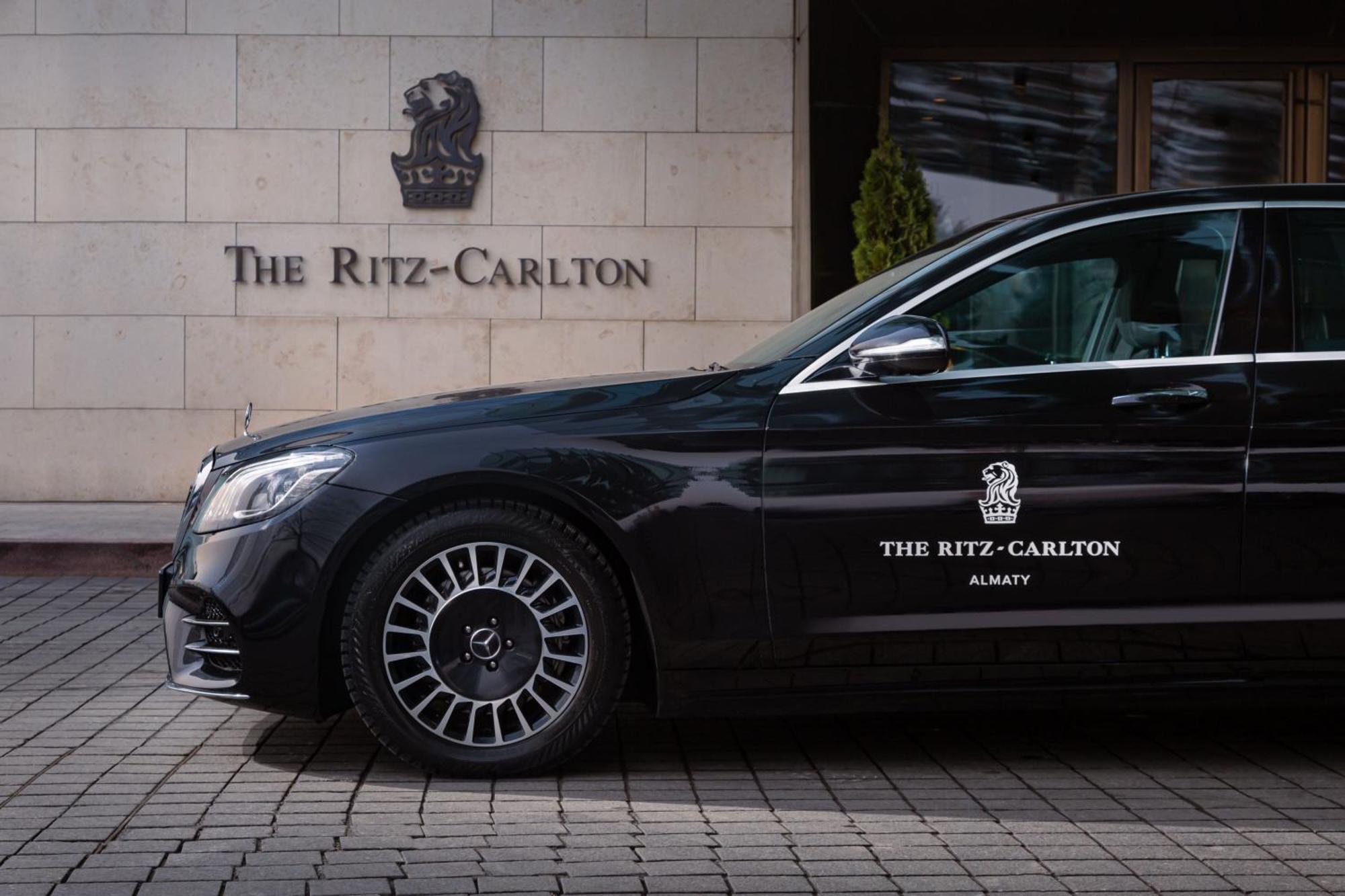 Hotel The Ritz-Carlton, Almaty Exteriér fotografie